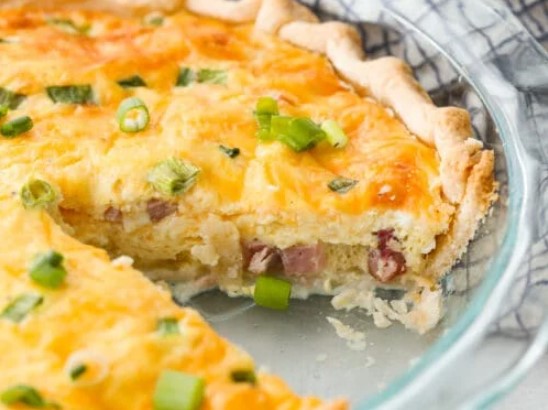 Breakfast Quiche with Ham and Cheese